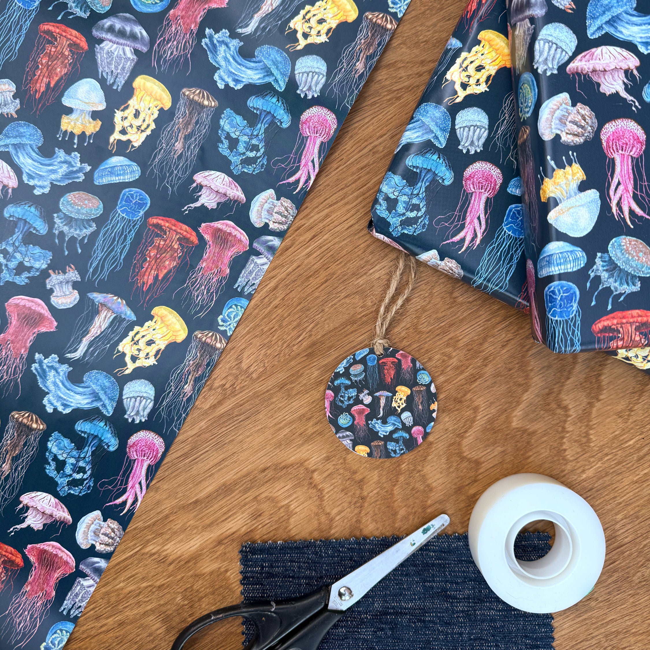 Jellyfish Gift Wrap and Tag image 0